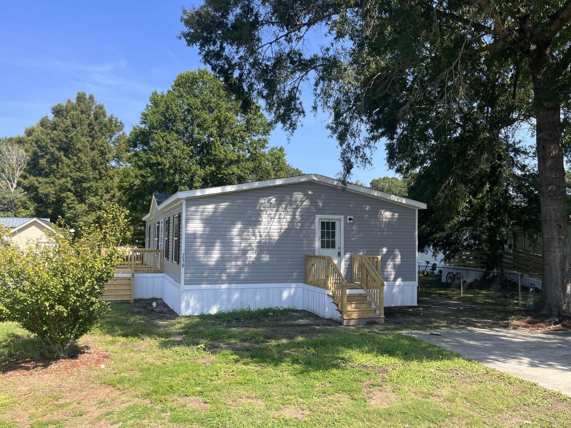 7570 Aubrey Ln. Photo 10