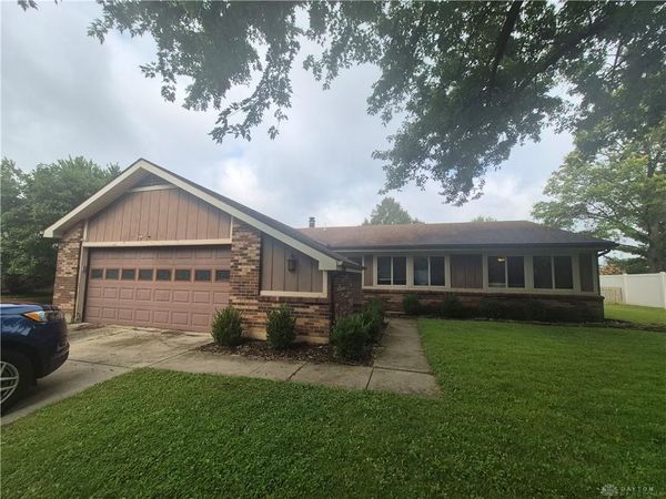 829 Southview Drive, Clayton, OH 45322
