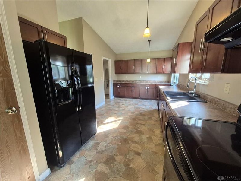 829 Southview Drive, Clayton, OH 45322 Photo 5