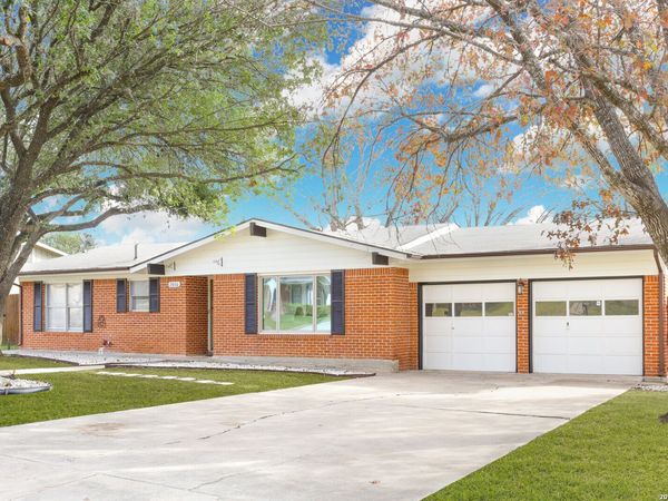 2806 Belvoir Dr, San Antonio, TX 78230
