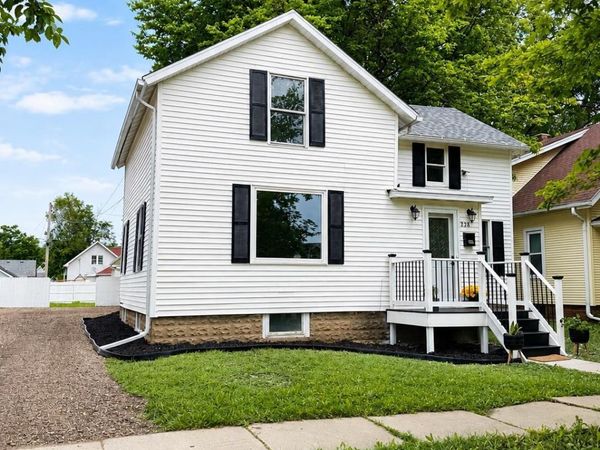 226 4th Avenue, Cresco, IA 52136