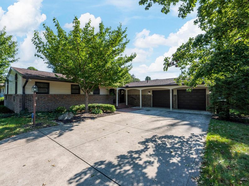 288 S Virginia Lee Road, Columbus, OH 43209 Photo 3