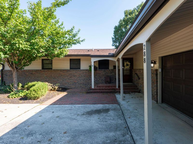 288 S Virginia Lee Road, Columbus, OH 43209 Photo 4