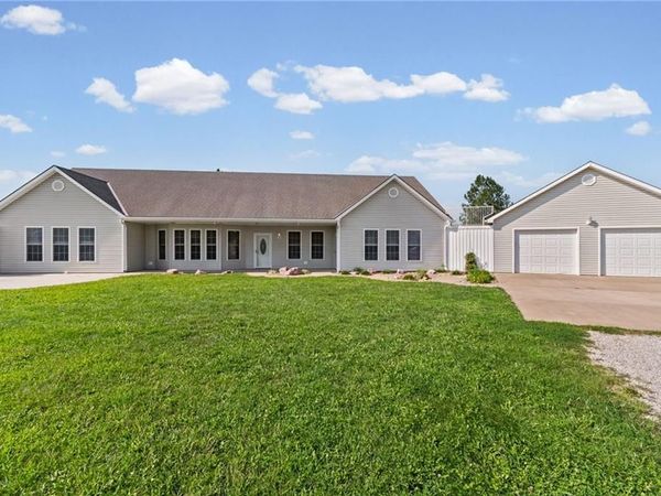 1330 270th Street, Lathrop, MO 64465