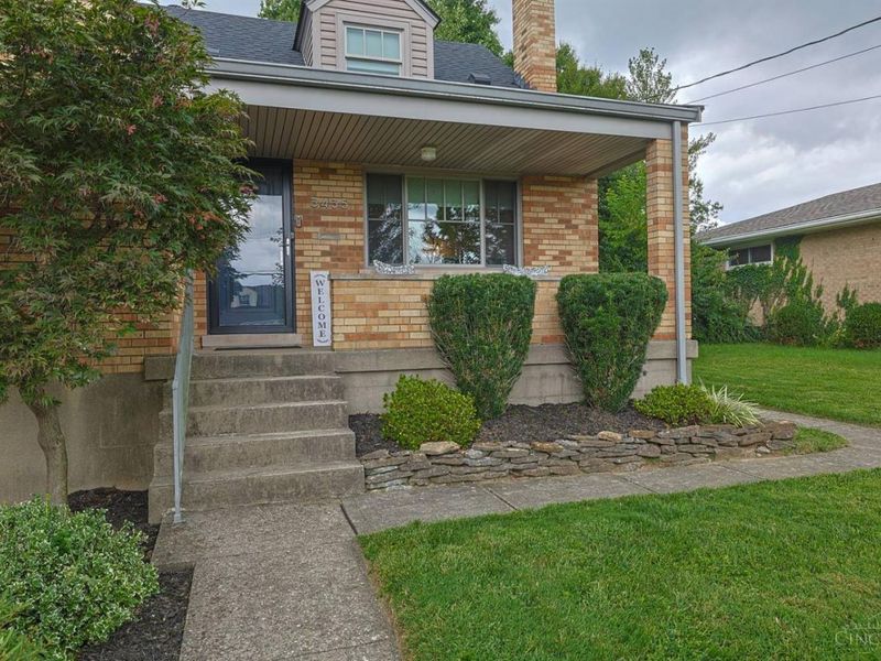 3435 Harwinton Lane, Green Township, OH 45248 Photo 4