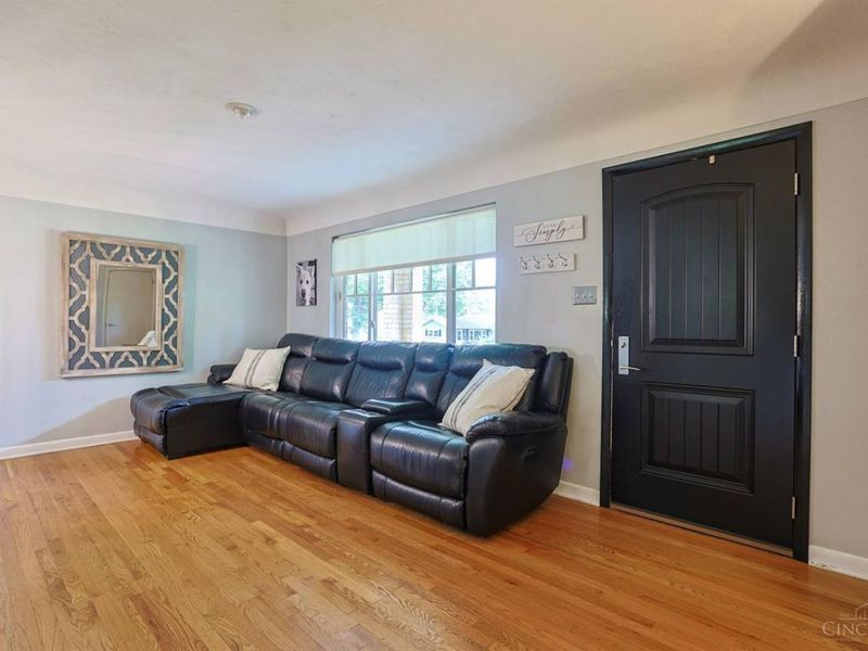 3435 Harwinton Lane, Green Township, OH 45248 Photo 6