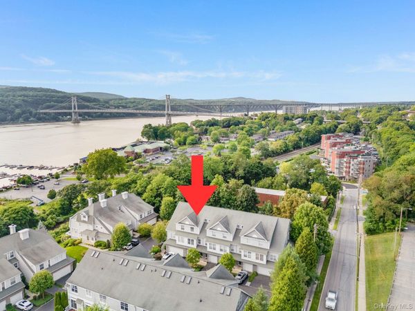 303 Bridgeview Drive , Poughkeepsie, NY 12601