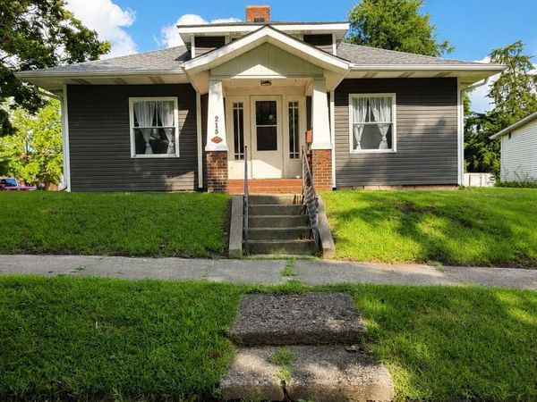 215 N Newlin Street, Veedersburg, IN 47987
