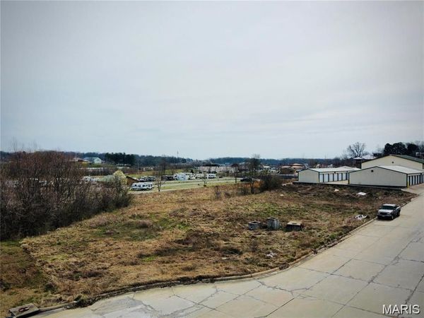 1980 Golden Eagle Court , Cape Girardeau, MO 63701