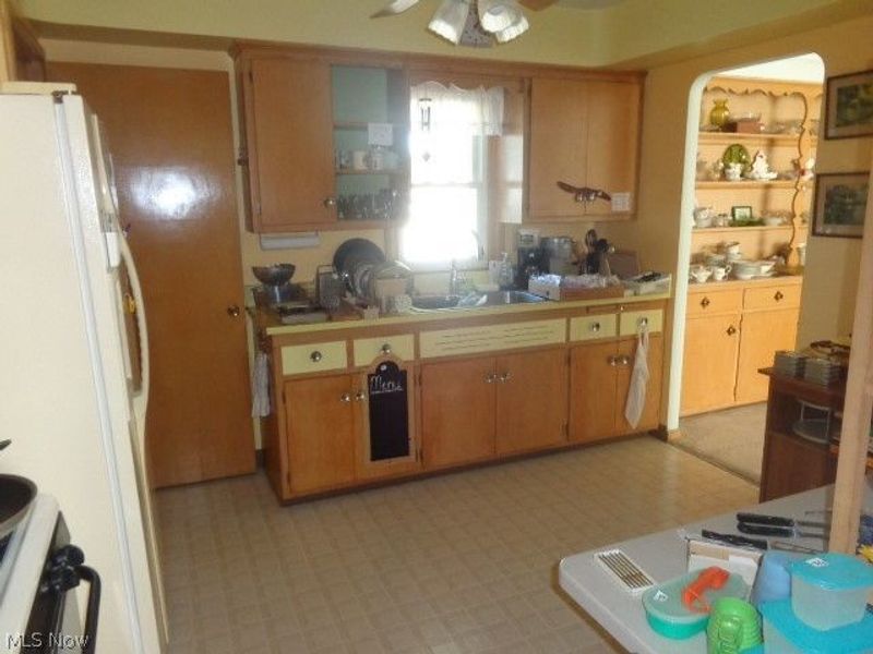 7308 Mayberry Drive, Parma, OH 44130 Photo 10