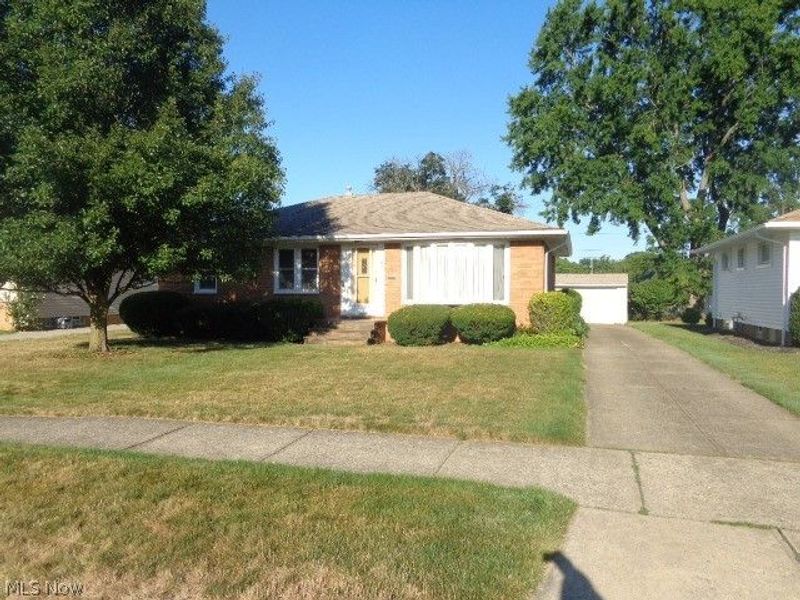 7308 Mayberry Drive, Parma, OH 44130 Photo 6