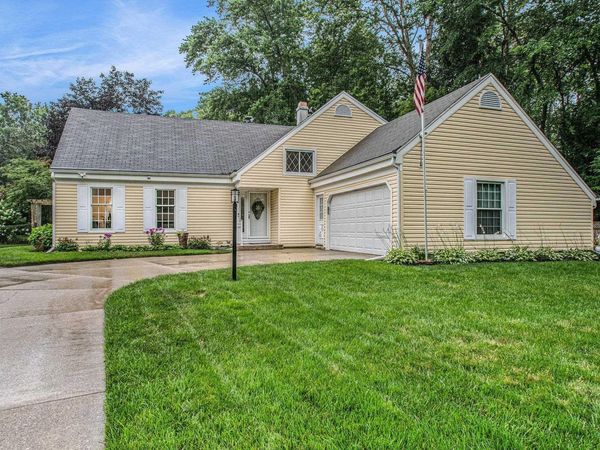 51910 N Shoreham Court, South Bend, IN 46637