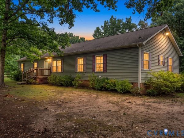 9174 Howardsville Road, Howardsville, VA 24562