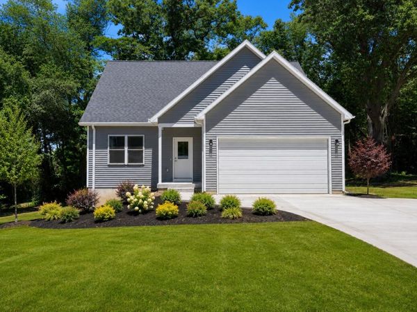 1823 N Sutton Road, Jackson, MI 49202