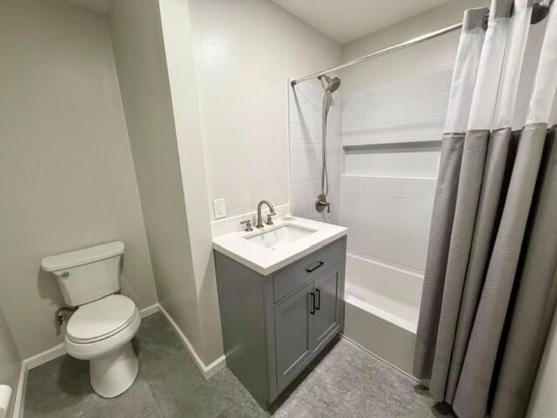 1900 Lakeview Drive , Newark, OH 43055 Photo 10
