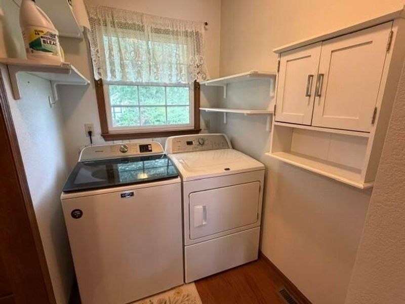 1900 Lakeview Drive , Newark, OH 43055 Photo 15