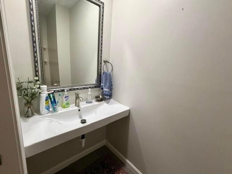 1900 Lakeview Drive , Newark, OH 43055 Photo 8
