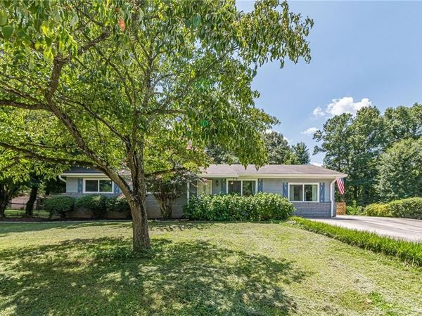 877 King Drive, Conyers, GA 30094