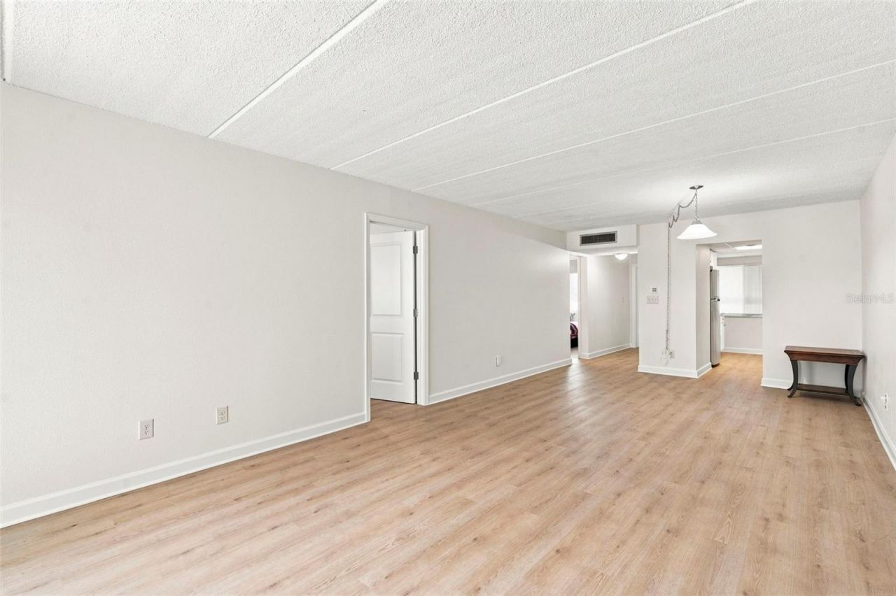 4435 1st Street Ne, Unit 110, Saint Petersburg, FL 33703 Photo