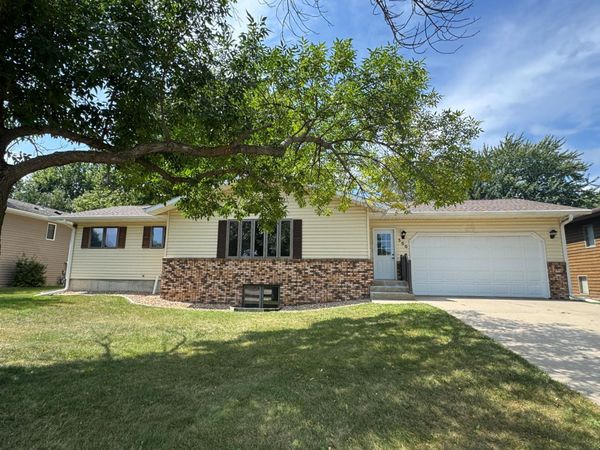 500 Deschepper Street, Marshall, MN 56258