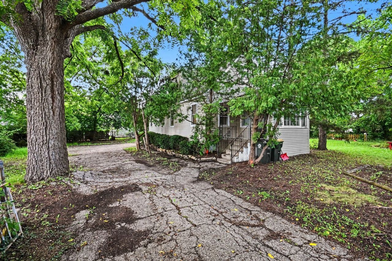 1428 N Cedar Lake Road, Round Lake Beach, IL 60073 Main Photo