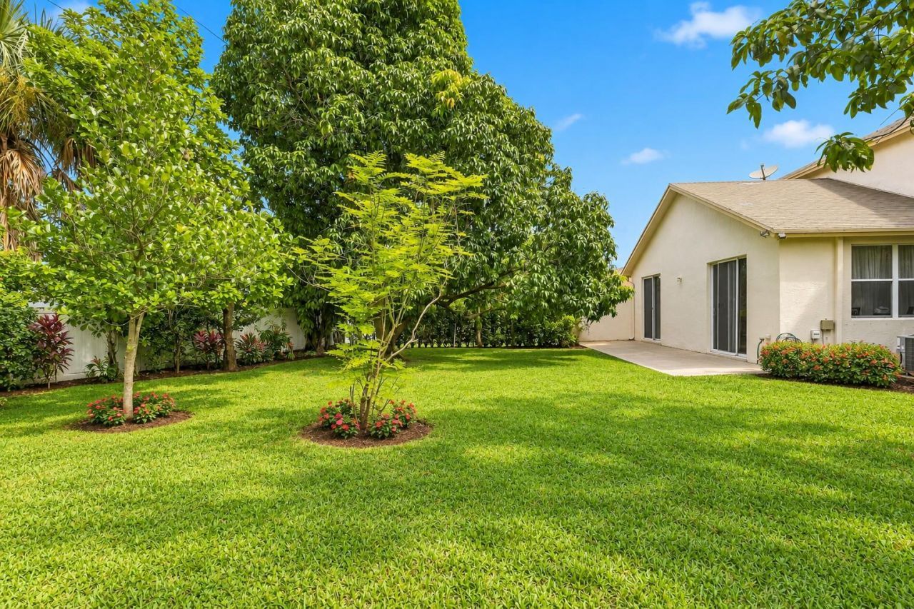 6060 Azalea Circle, West Palm Beach, FL 33415 Photo