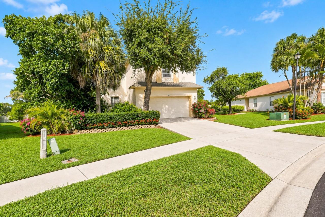 6060 Azalea Circle, West Palm Beach, FL 33415 Photo