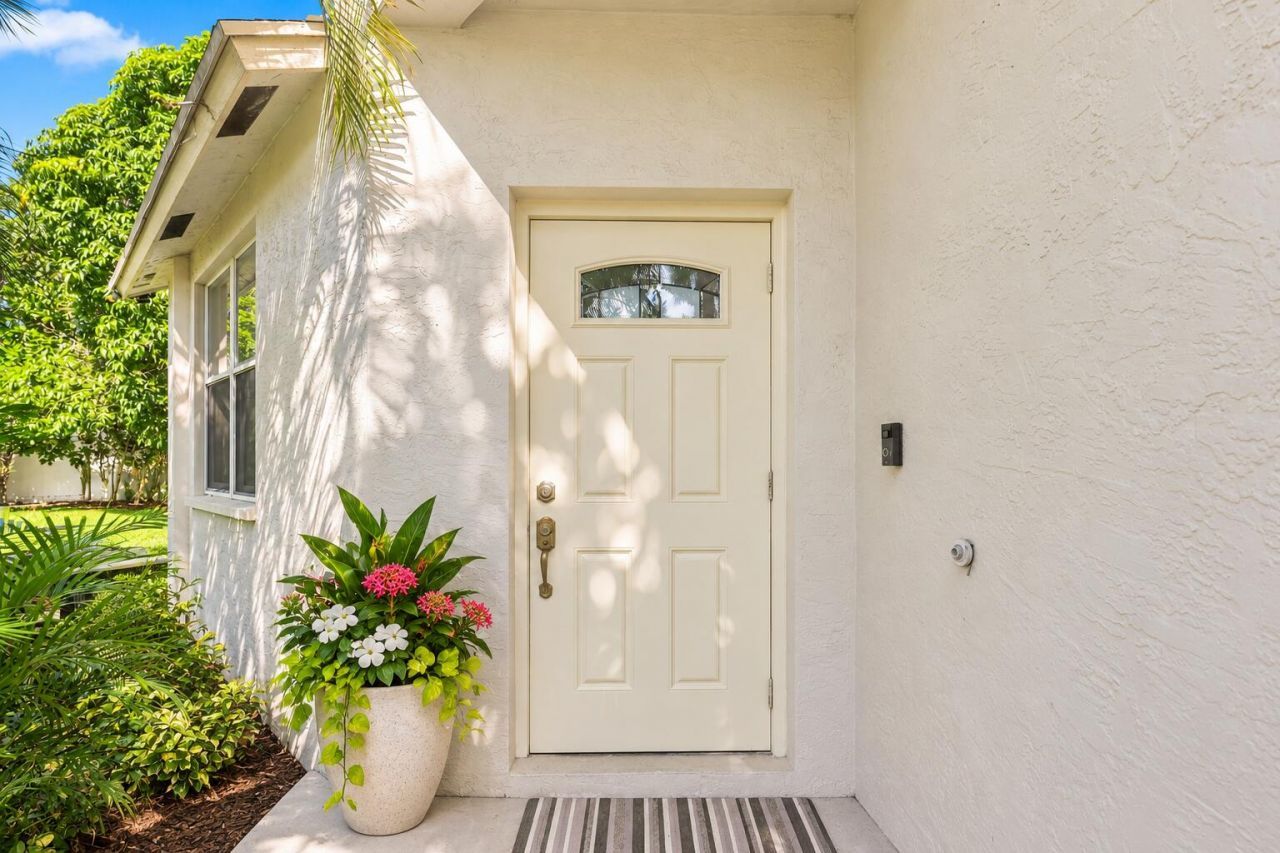 6060 Azalea Circle, West Palm Beach, FL 33415 Photo