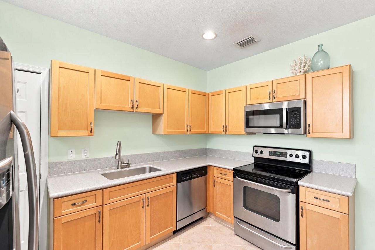 6060 Azalea Circle, West Palm Beach, FL 33415 Photo