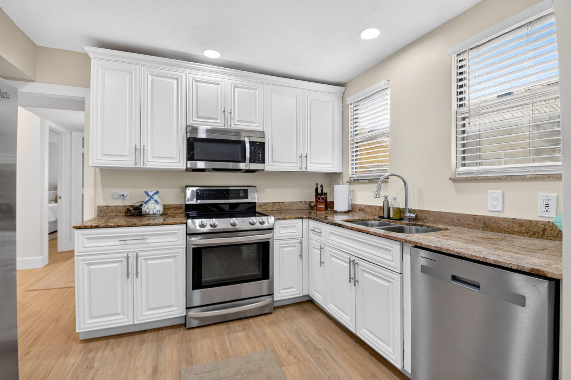 640 34th Street, West Palm Beach, FL 33407 Photo