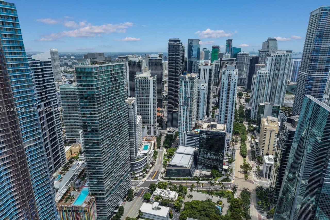 1300 S Miami Ave , Unit 2103, Miami, FL 33130 Photo