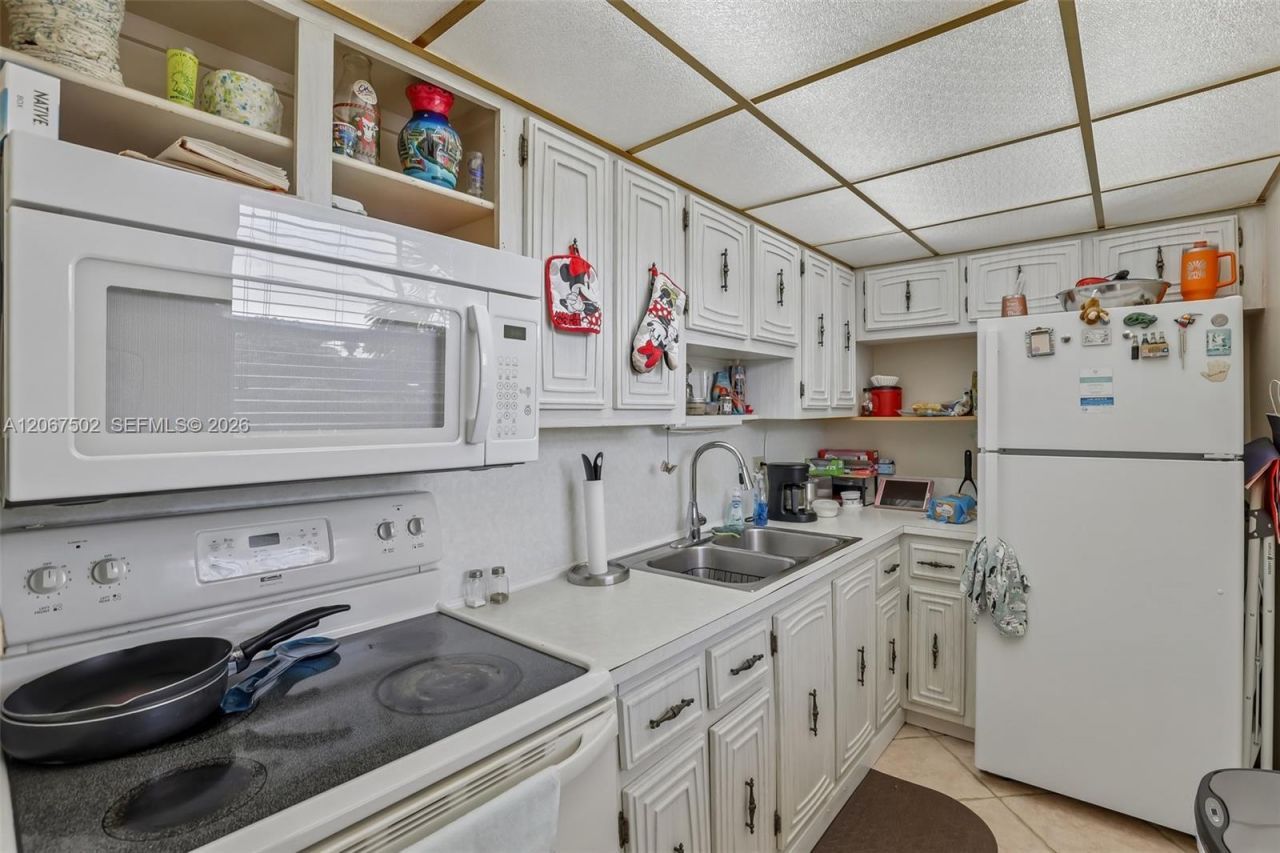 200 Bonnie Blvd , Unit 128, Palm Springs, FL 33461 Photo