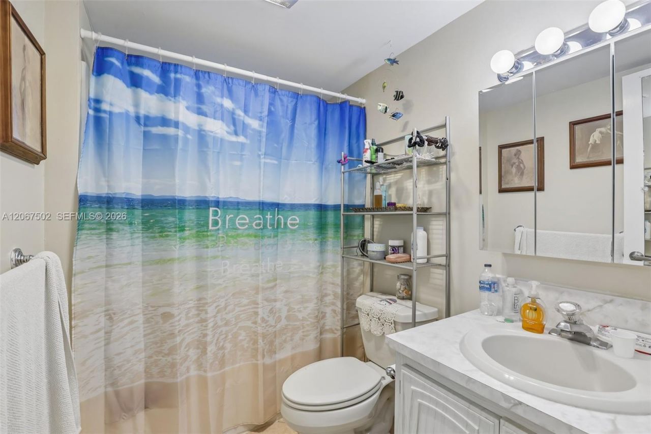 200 Bonnie Blvd , Unit 128, Palm Springs, FL 33461 Photo