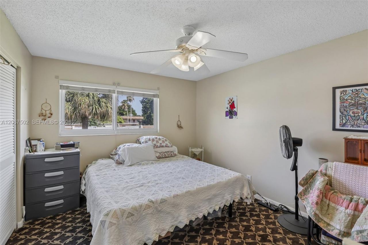 200 Bonnie Blvd , Unit 128, Palm Springs, FL 33461 Photo