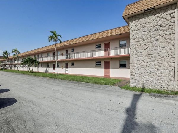 200 Bonnie Blvd , Unit 139, Palm Springs, FL 33461
