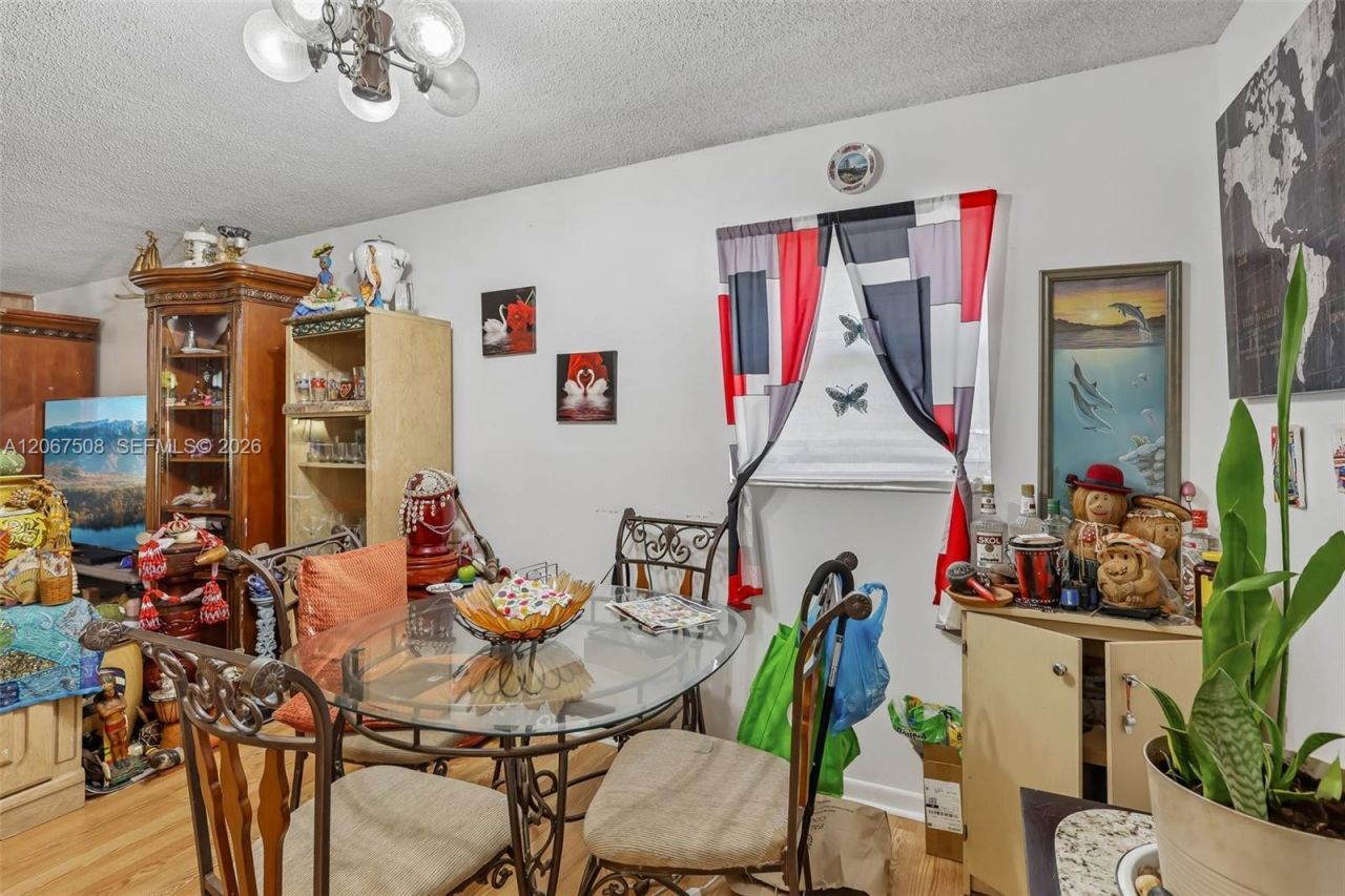 200 Bonnie Blvd , Unit 139, Palm Springs, FL 33461 Photo