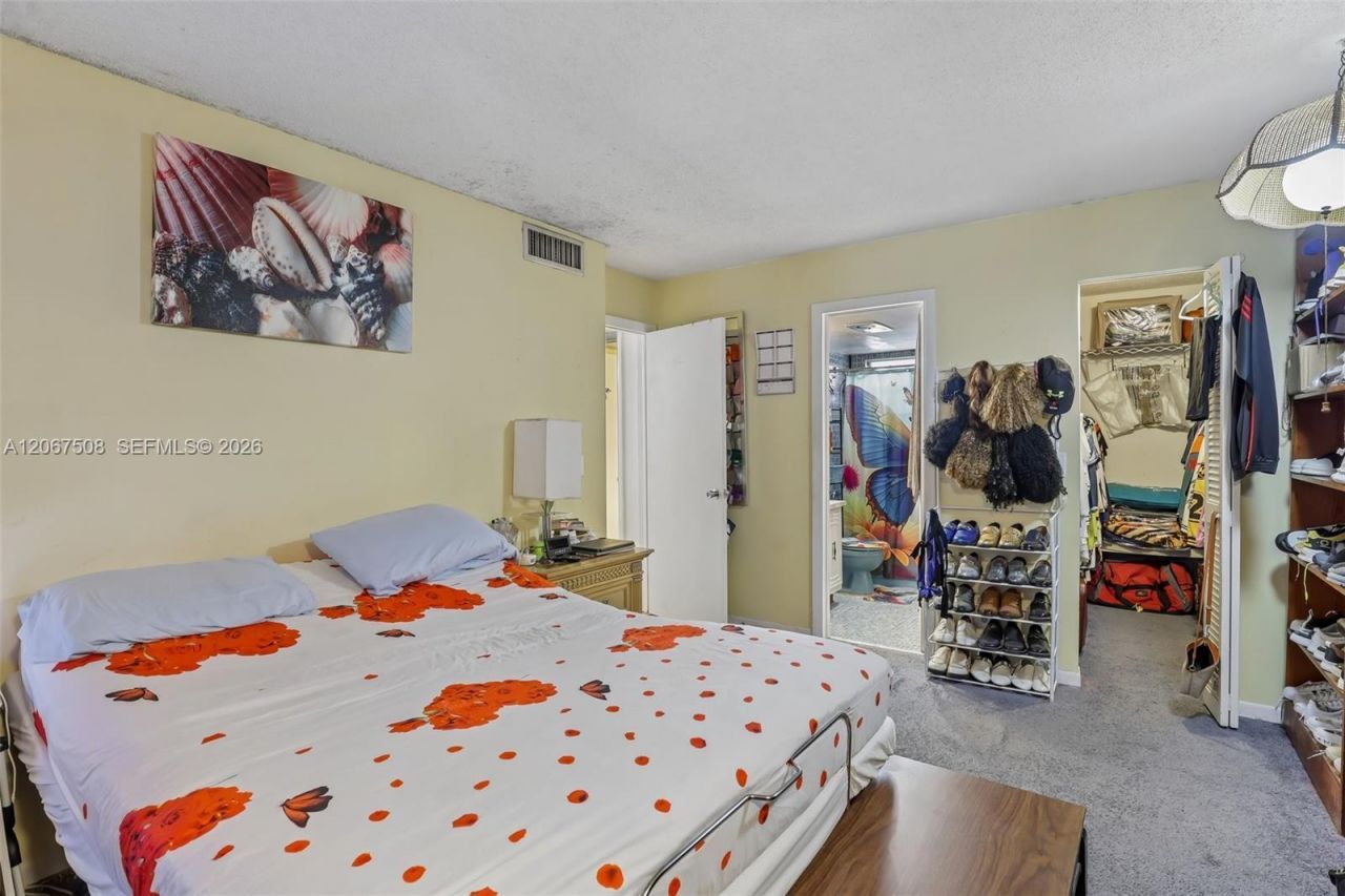 200 Bonnie Blvd , Unit 139, Palm Springs, FL 33461 Photo