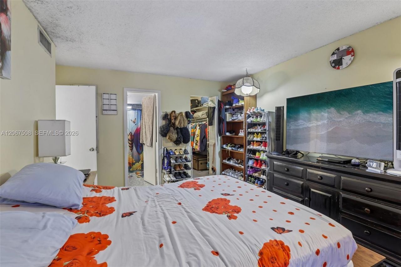 200 Bonnie Blvd , Unit 139, Palm Springs, FL 33461 Photo