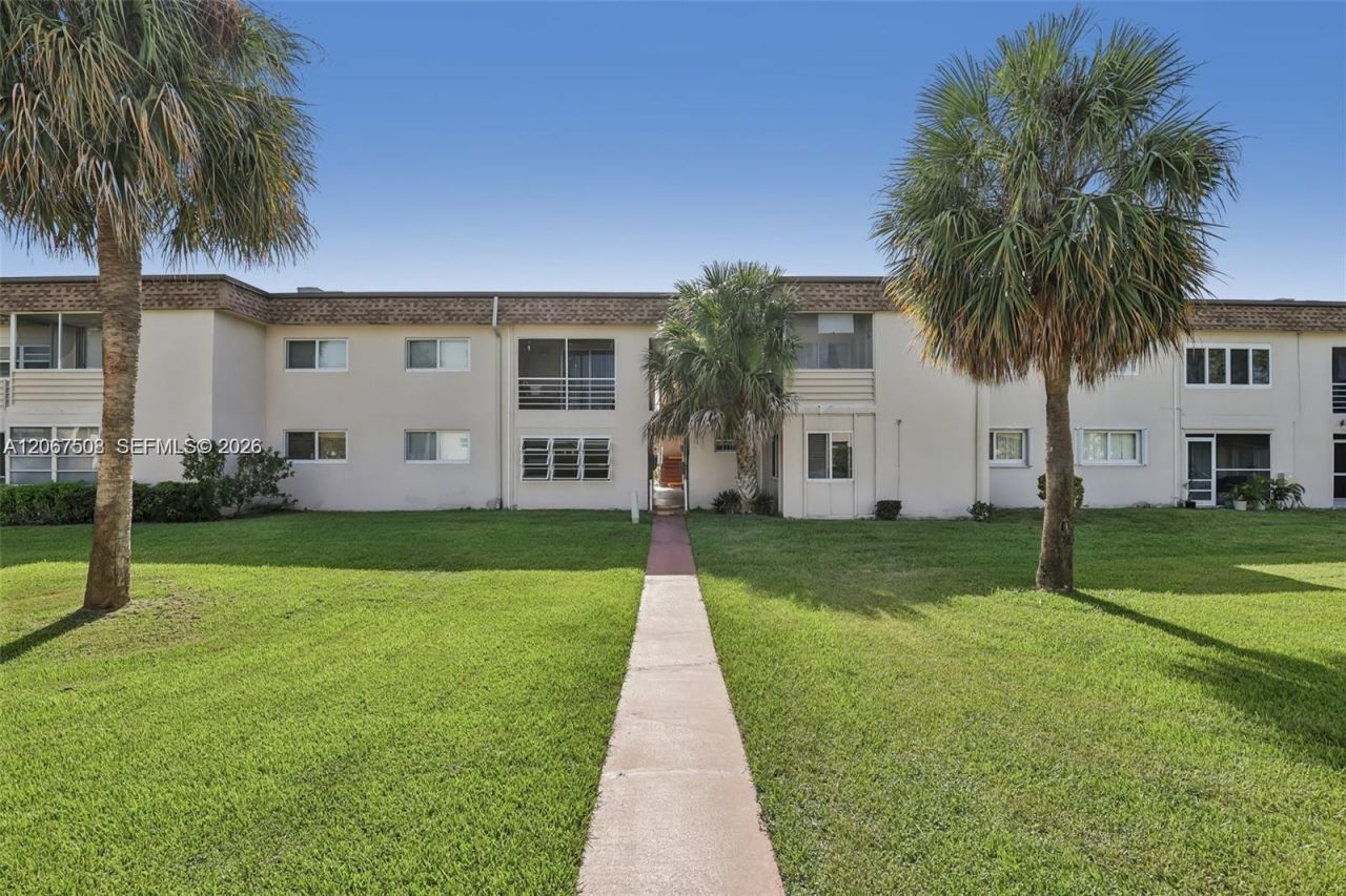 200 Bonnie Blvd , Unit 139, Palm Springs, FL 33461 Photo