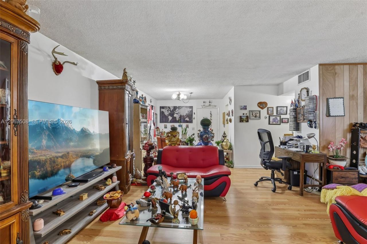 200 Bonnie Blvd , Unit 139, Palm Springs, FL 33461 Photo