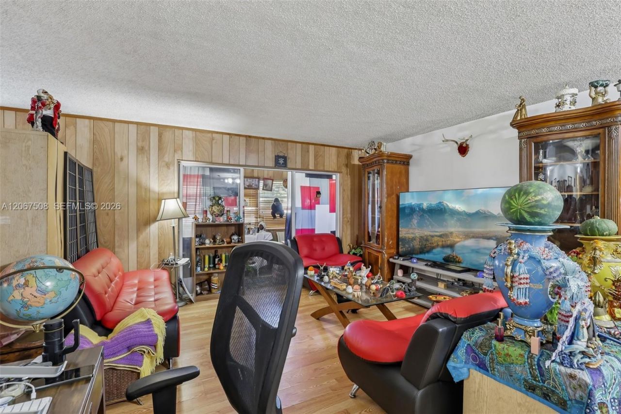 200 Bonnie Blvd , Unit 139, Palm Springs, FL 33461 Photo
