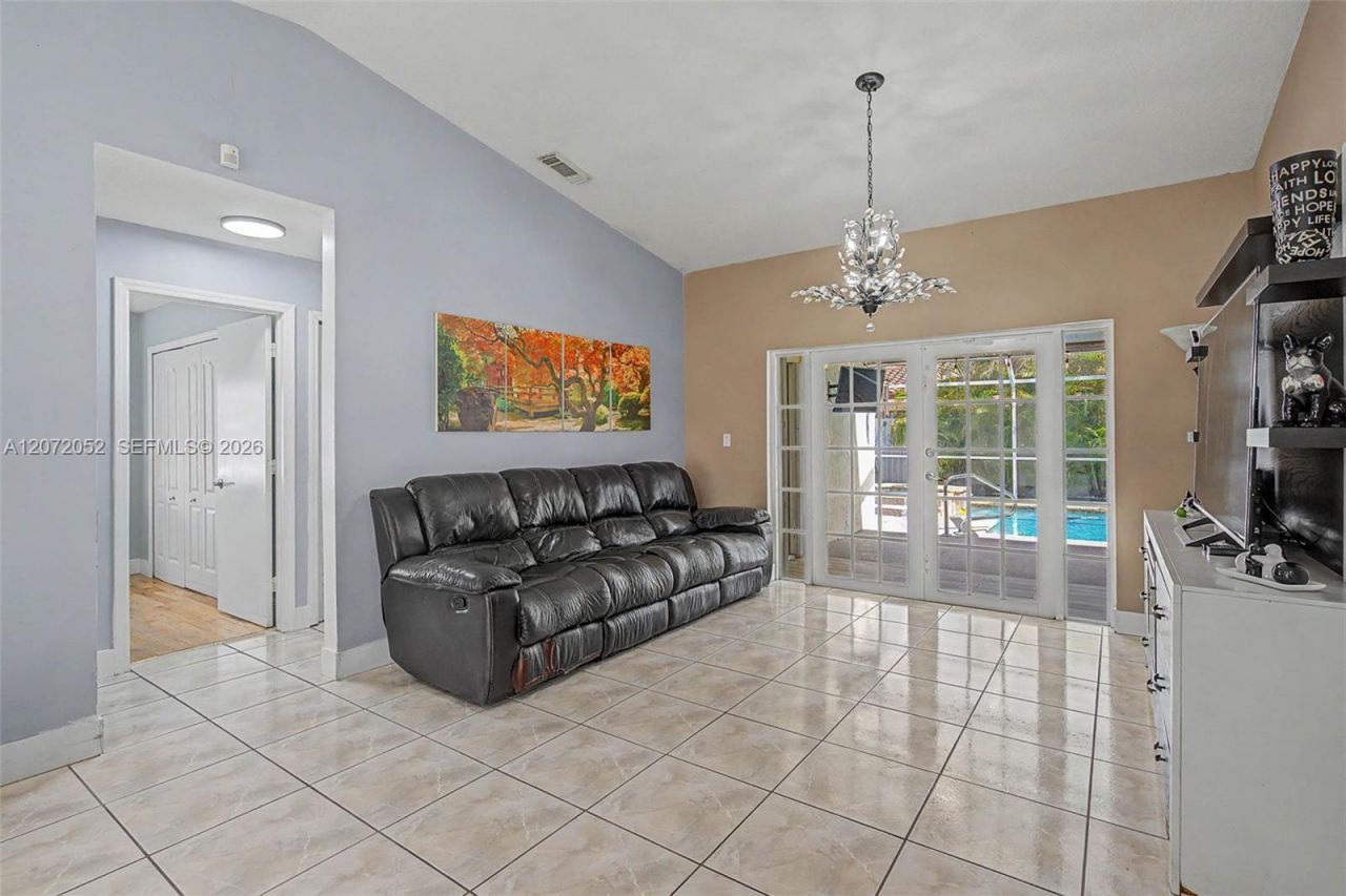 15431 SW 177th Ter , Miami, FL 33187 Photo