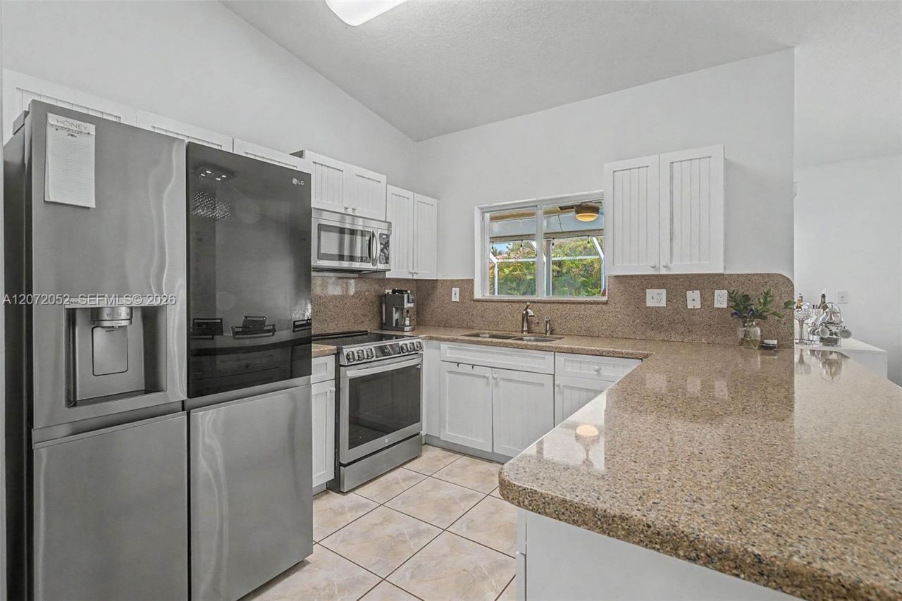 15431 SW 177th Ter , Miami, FL 33187 Photo