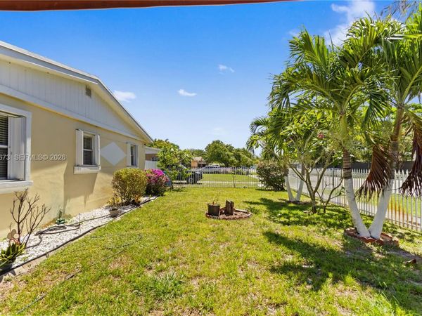 4751 SW 31st Dr , West Park, FL 33023