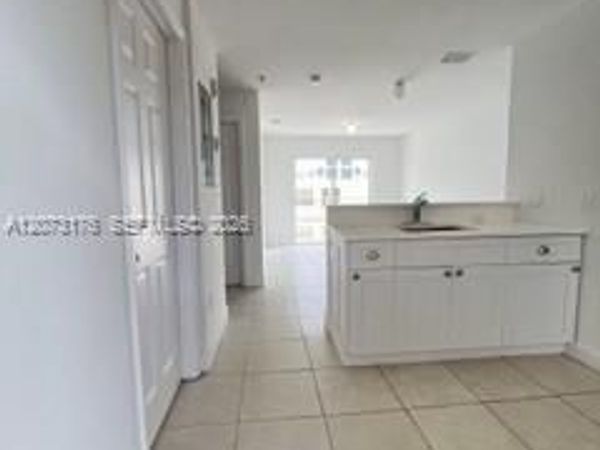 1613 NW 16th Ave , Unit 203, Miami, FL 33125