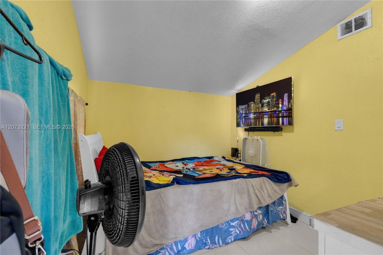 1191 NW 49th St, Miami, FL 33127 Photo
