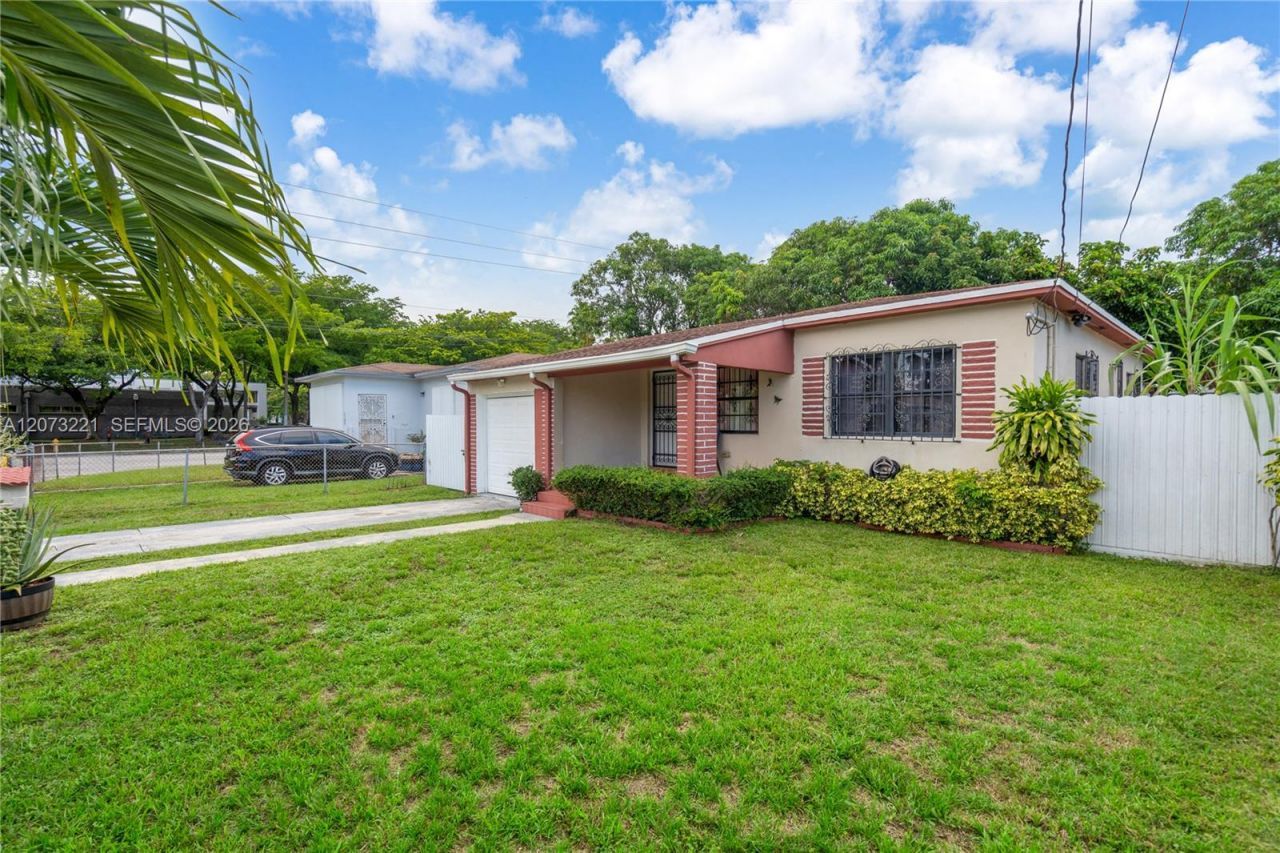 1191 NW 49th St, Miami, FL 33127 Photo