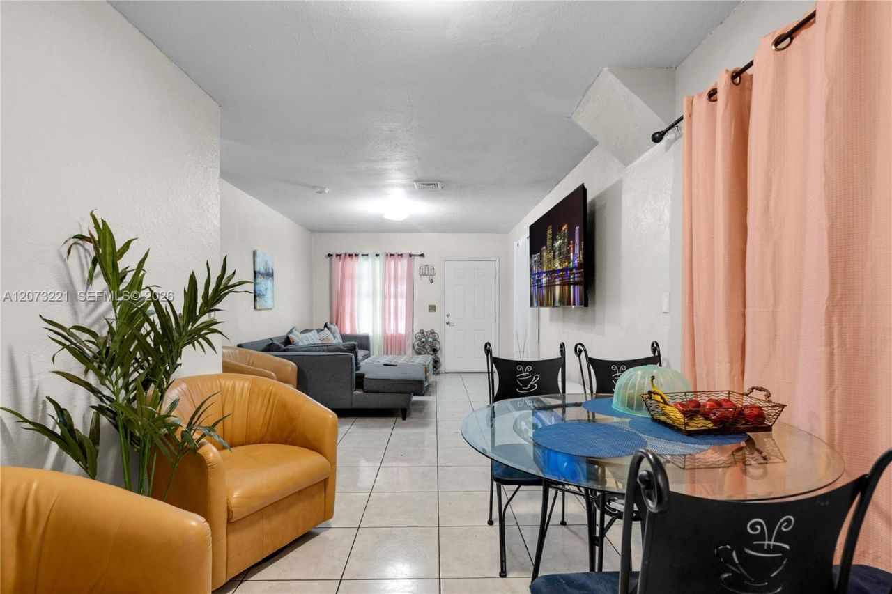 1191 NW 49th St, Miami, FL 33127 Photo