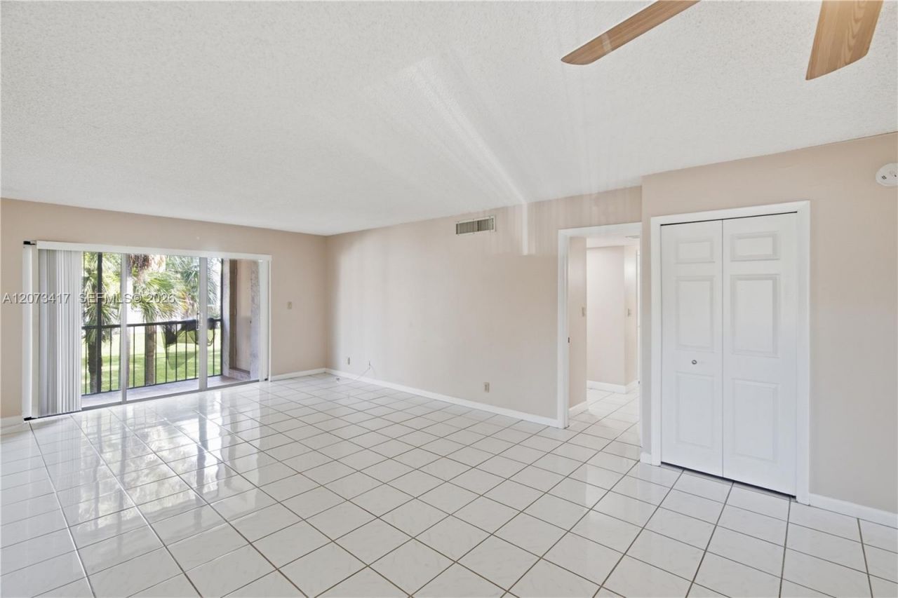 16252 Laurel Dr , Unit 201, Weston, FL 33326 Photo