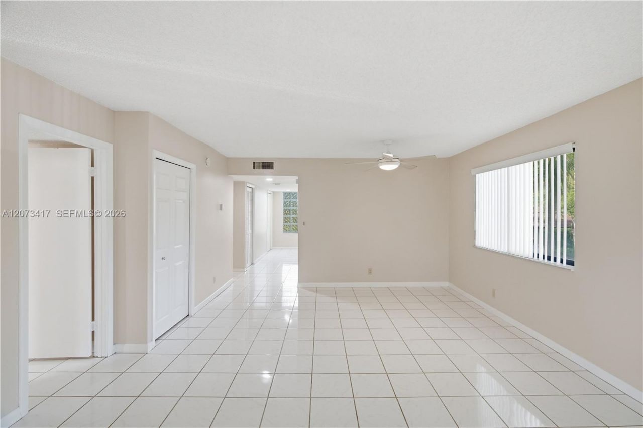 16252 Laurel Dr , Unit 201, Weston, FL 33326 Photo